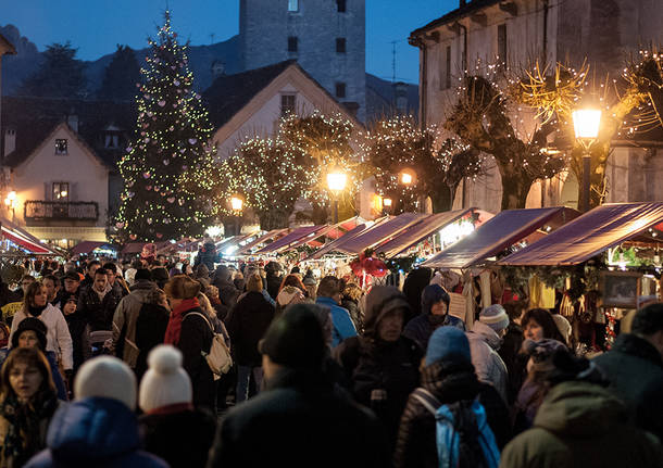 Mercatini Di Natale Napoli.Mercatini Di Natale In Campania Racconta Napoli